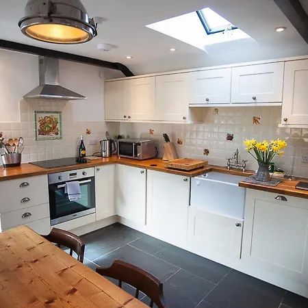 Bleujenn Barn, Delightful Near Stunning And Walks * Penzance