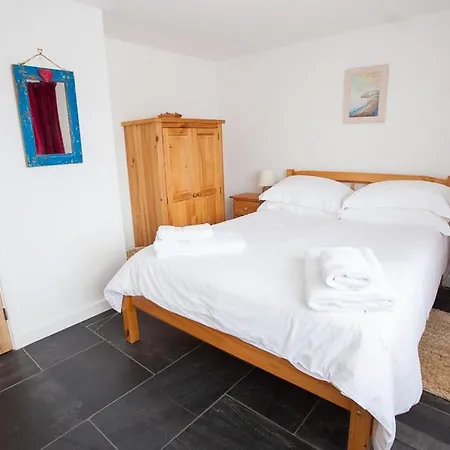 Bleujenn Barn, Delightful Near Stunning And Walks *